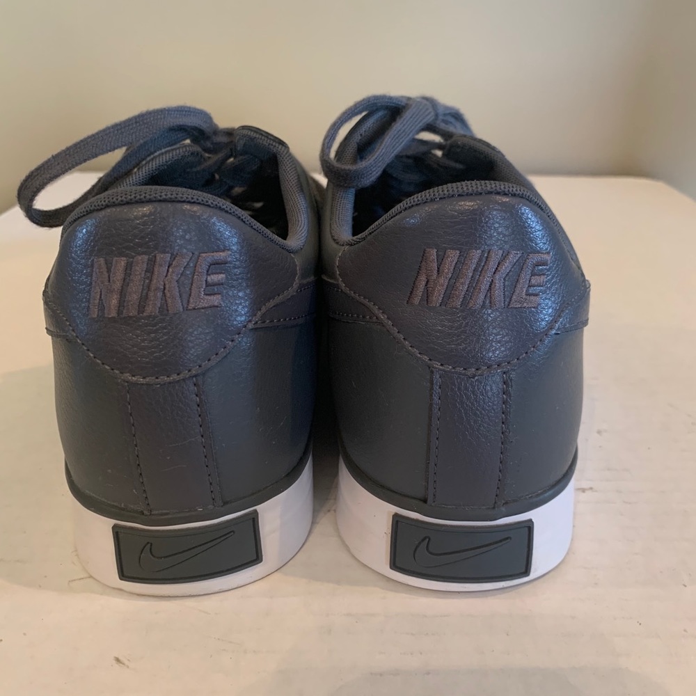 Nikes - Picture 4 of 6
